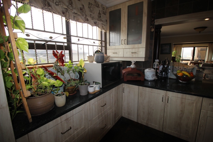 4 Bedroom Property for Sale in Lake Deneysville Free State